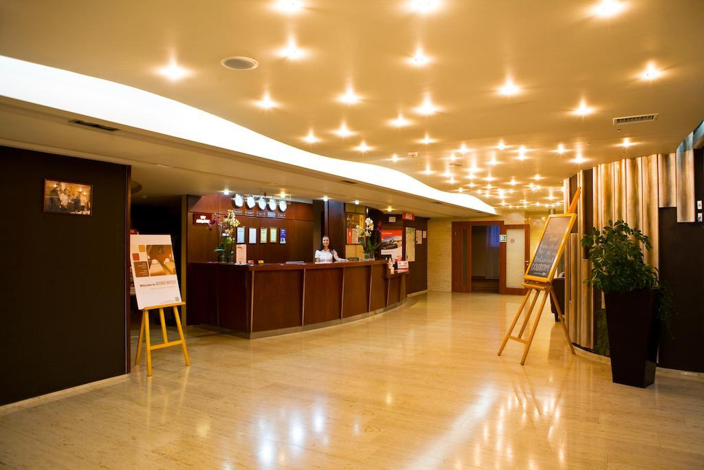 Hotel Praha Uzhhorod Exterior photo